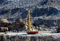 铁矿石价格三个月跌两成 钢厂主动减产减少库存压力